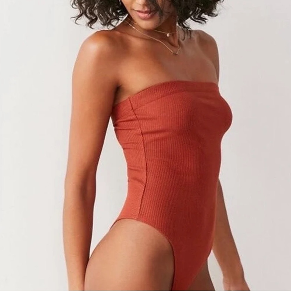 Out From Under - Ribbed Strapless Bodysuit, Sz M